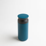 12 oz Teal Kinto travel tumbler provides an elegant solution for drinking beverages either at home or on the go. The vacuum-insulated design can keep drinks either hot or cold for up to six hours.